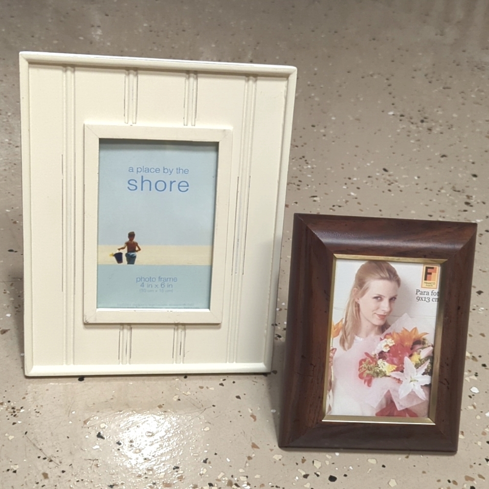 2 Picture 🖼️ frames 💕